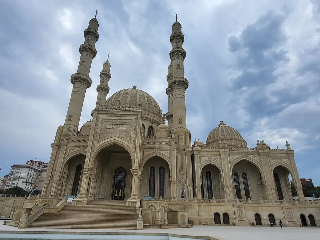 Heydar Mosque — 1/1