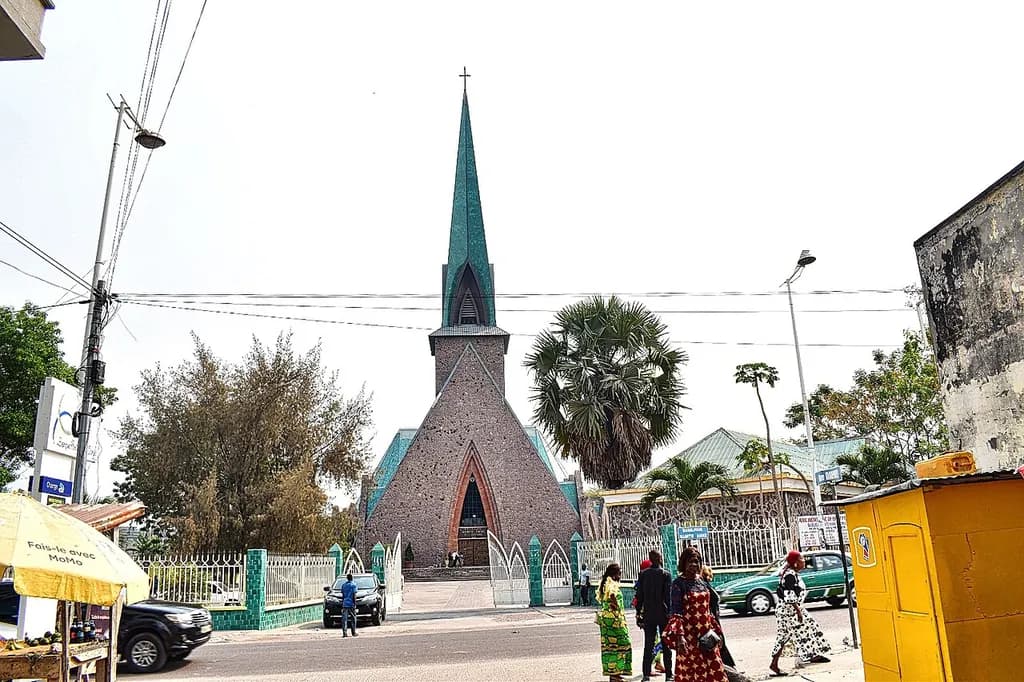 basilique Sainte-Anne-du-Congo de Brazzaville — 1/1