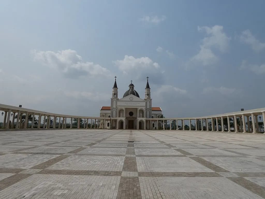 Basilica of the Immaculate Conception, Mongomo — 1/1